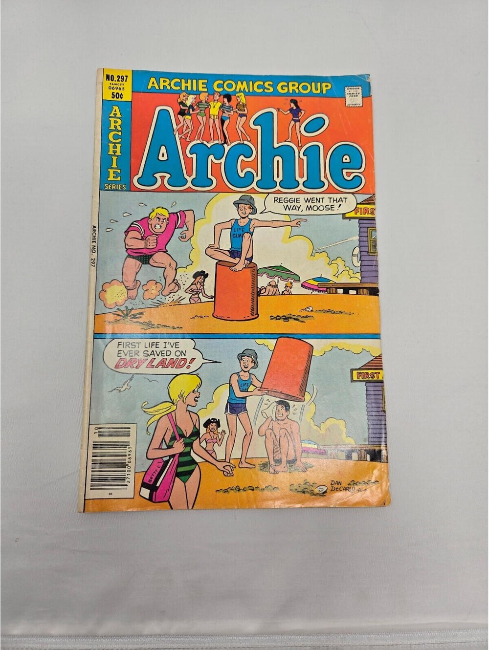 Vintage Archie Comics No. 297 October 1980 Dan DeCarlo Beach Cover